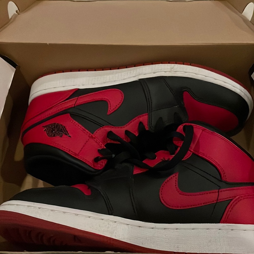 Air Jordan 1 mid
